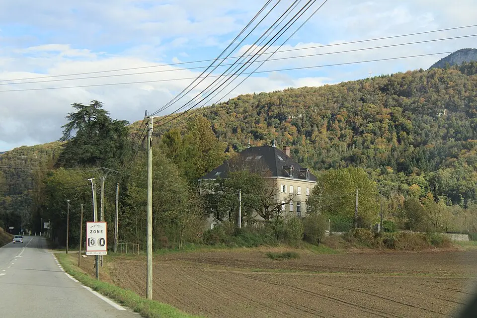Château de l’Étang Dauphin (Saint-Étienne-de-Crossey)