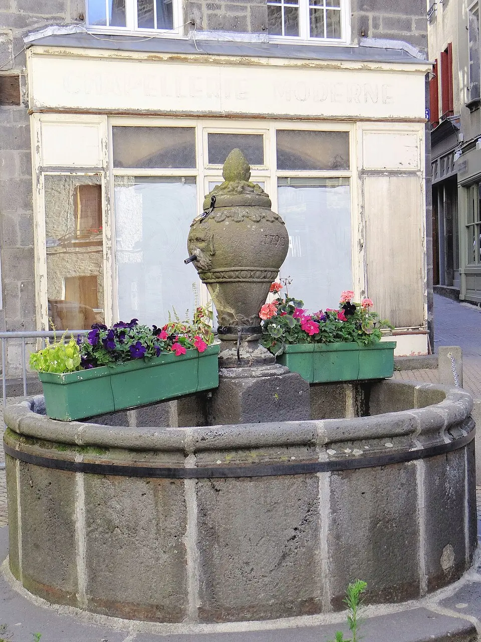 fontaine, Rue des Lacs, Rue Marchande