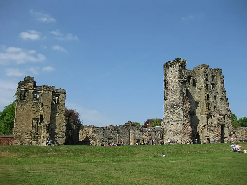 Image: Pahazzard · CC BY-SA 3.0 Ashby de la Zouch Castle