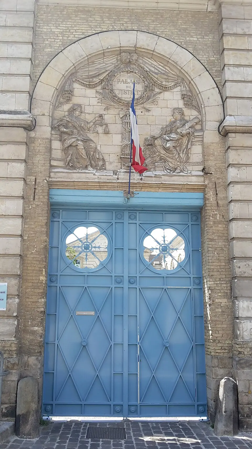 palais épiscopal de Saint-Omer