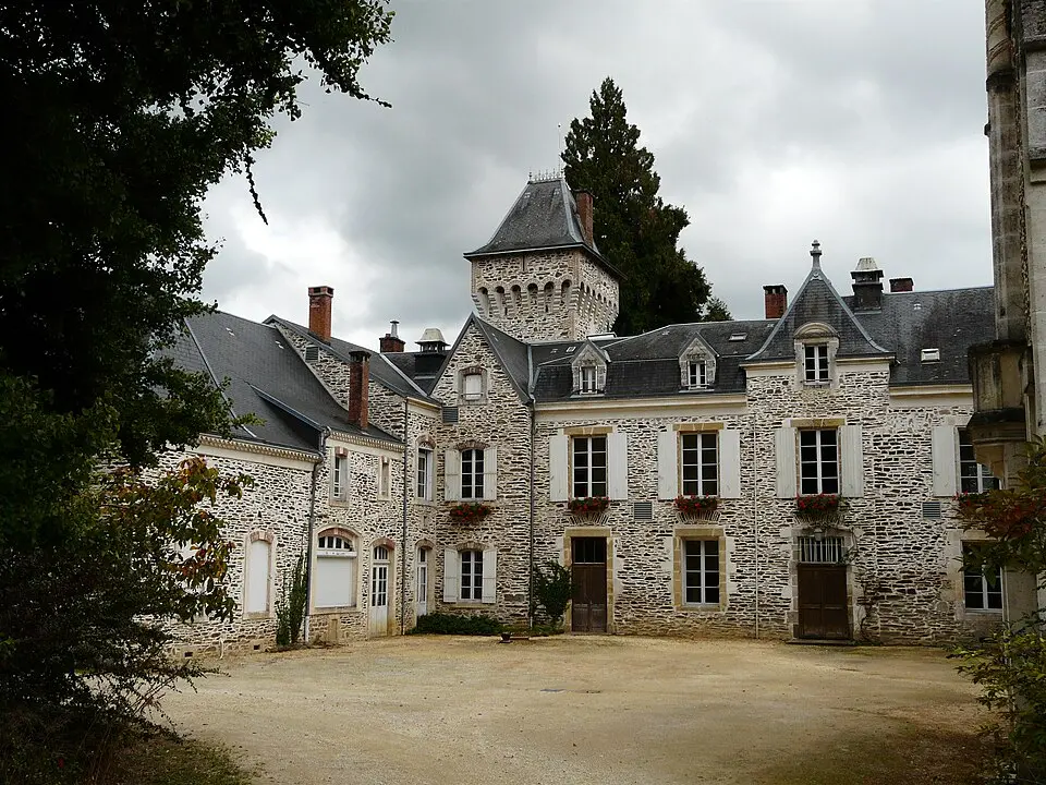 Obrázek: Père Igor · CC BY-SA 3.0 Saint-Priest-les-Fougères