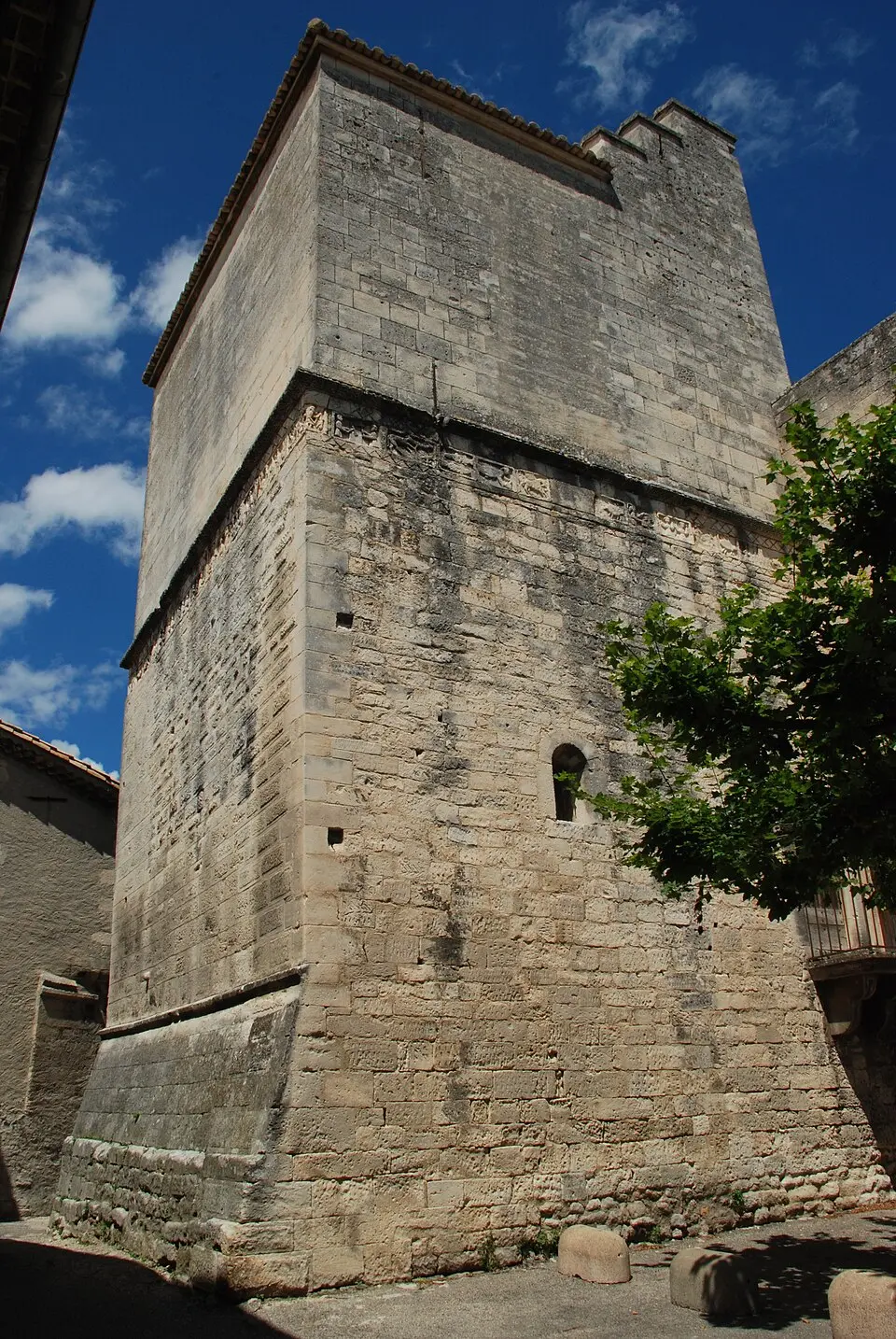 Slika: EmDee · CC BY-SA 3.0 tour funéraire de Saint-Restitut
