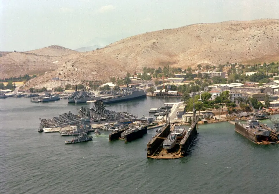 base navale de Salamine