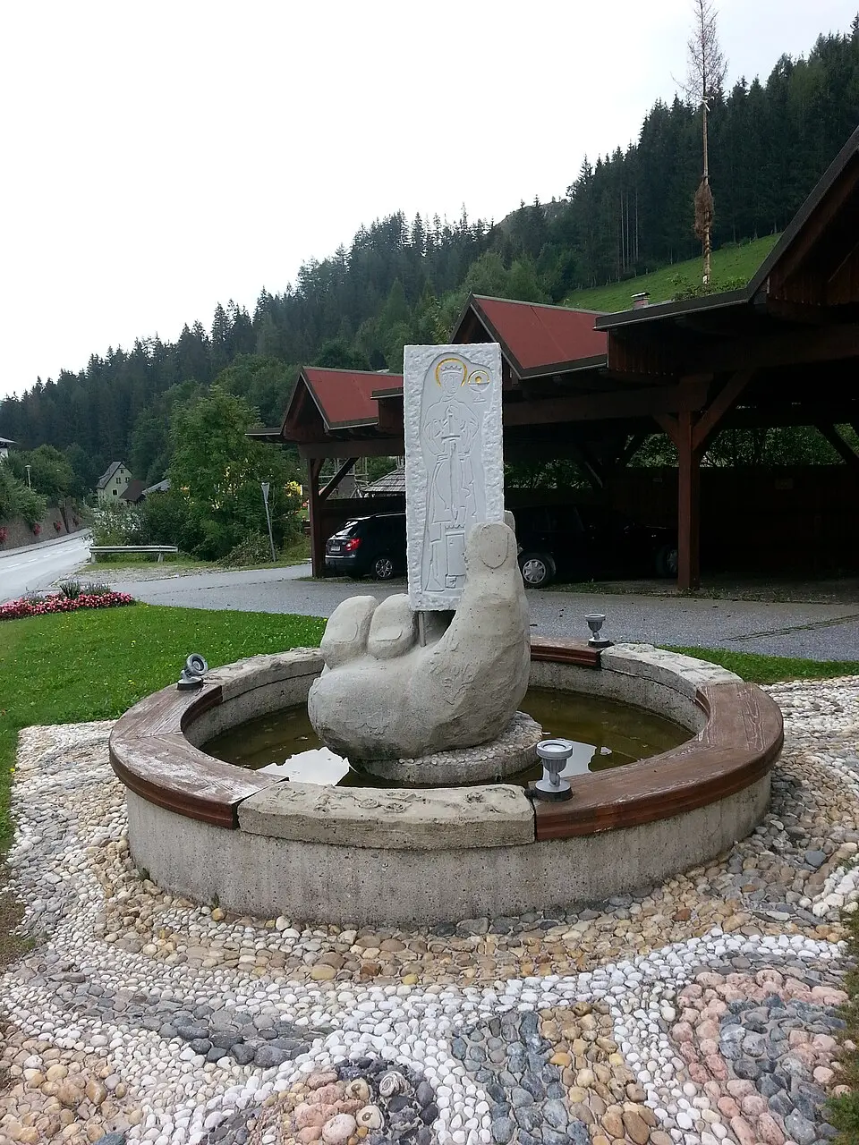 Bild: Liuthalas · CC BY-SA 4.0 Sagenbrunnen