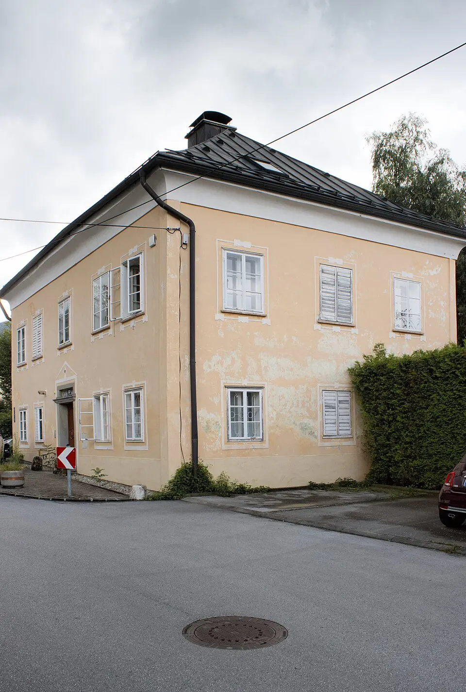 Wohnhaus (Knollen- oder Wäschergütl, Doktorhaus)