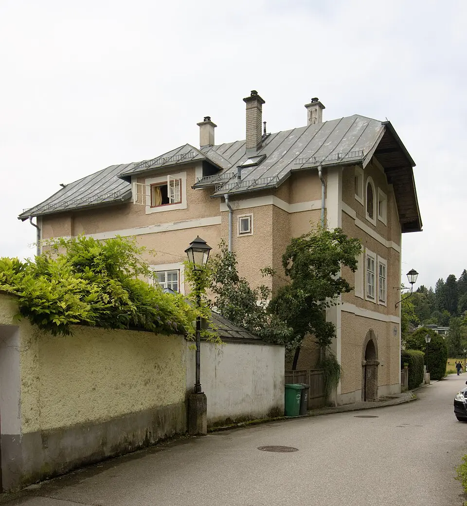 Brunnhaus mit Pumpwerk