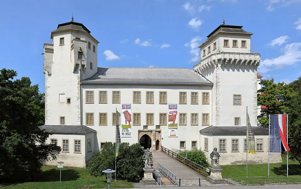 Image: C.Stadler/Bwag · CC BY-SA 4.0 Schloss Asparn/Zaya