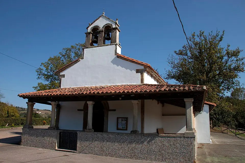 iglesia de San Román (Sariego)