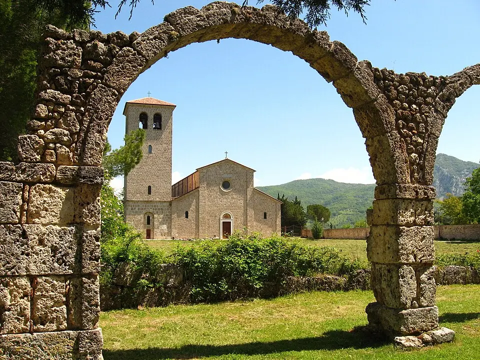 Benediktinerabtei San Vincenzo al Volturno
