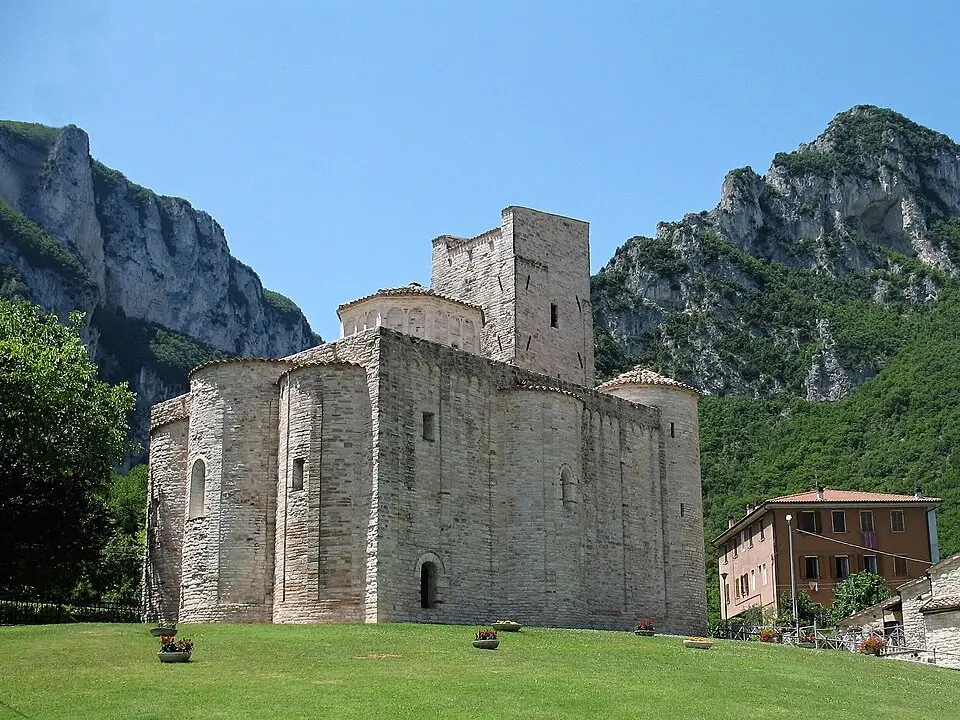 abbaye Saint-Victor-aux-Écluses de Genga