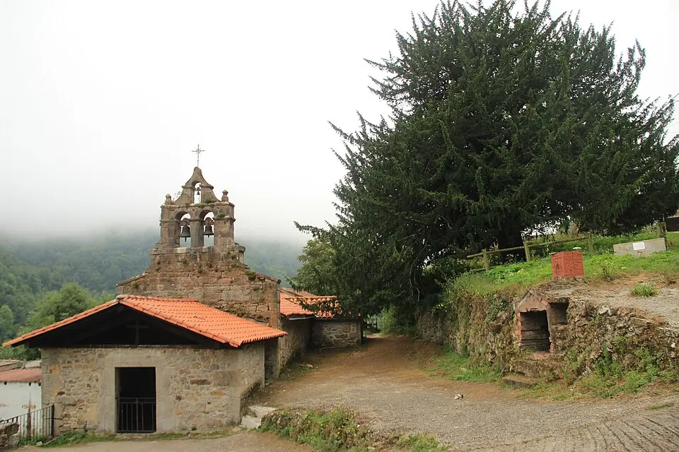 campo de iglesia de San Juan Bautista de Montovo
