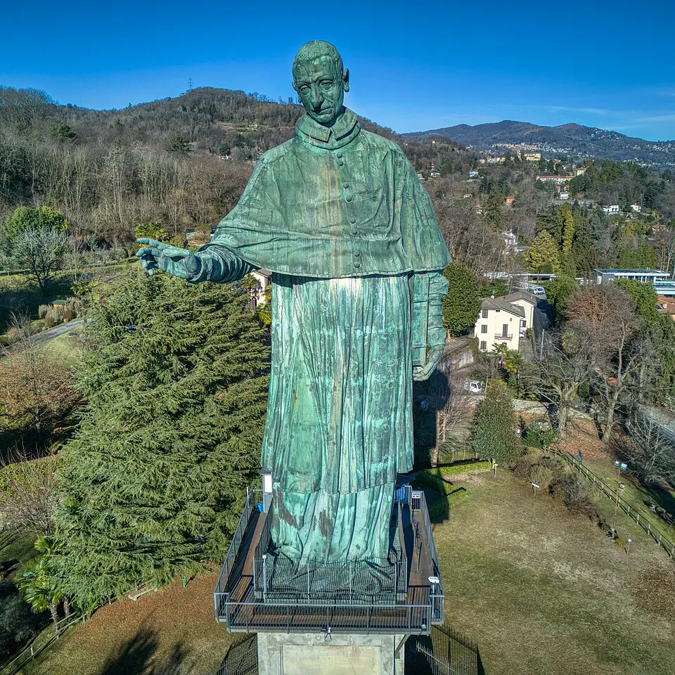 Colosso di san Carlo Borromeo