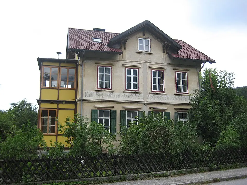 Wohnhaus, ehem. kath. Privatschule