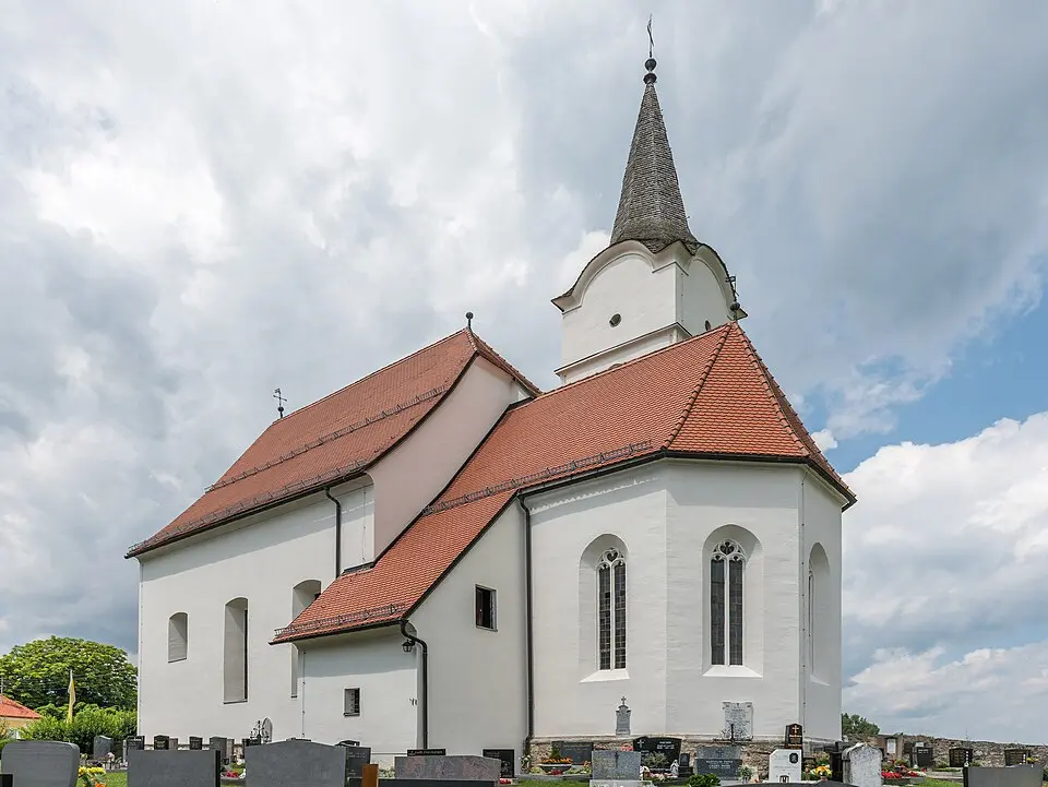 Kath. Pfarrkirche hl. Johannes der Täufer und Friedhof