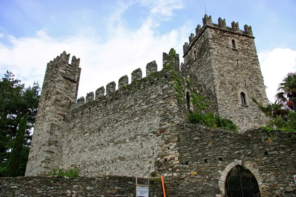 castello di Rezzonico