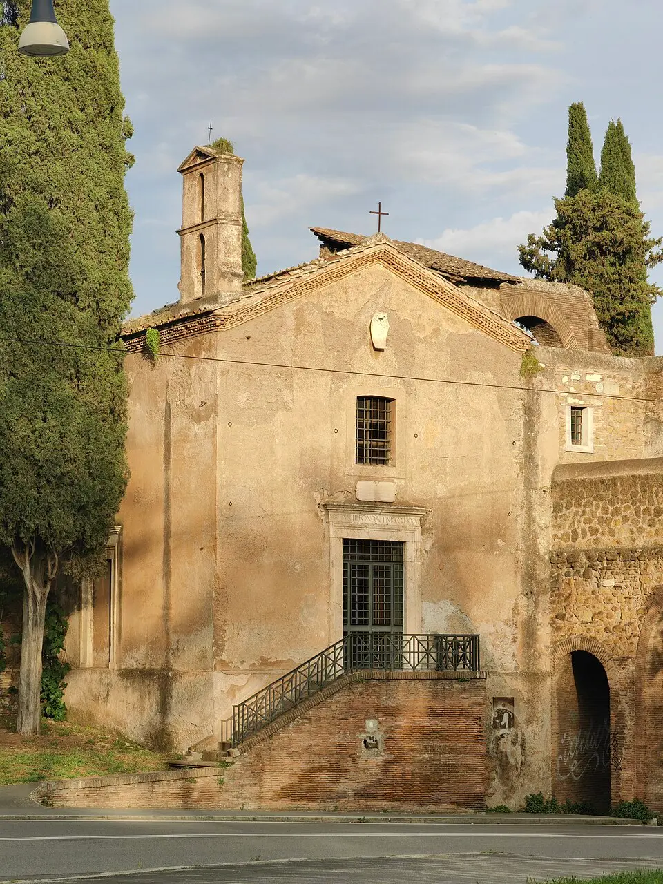 Obrázok: Kewerner · CC BY 4.0 chiesa di Santa Maria del Buon Aiuto nell'Anfiteatro Castrense