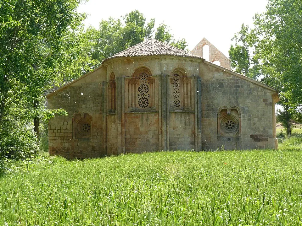 Image: Rowanwindwhistler · CC BY-SA 3.0 Hermitage of Santa Coloma de Albendiego