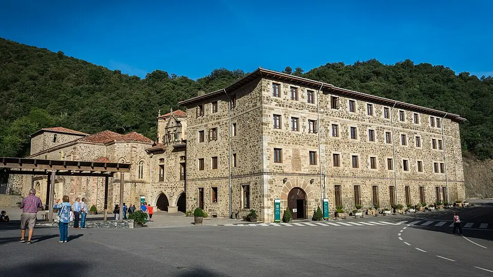 Image: Dbascones · CC BY-SA 4.0 Santo Toribio de Liébana