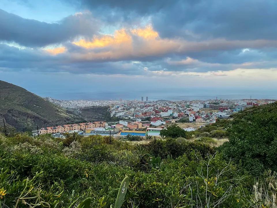 Image: Photograph by Mike Peel (www.mikepeel.net). · CC BY-SA 4.0 Área metropolitana de Santa Cruz de Tenerife