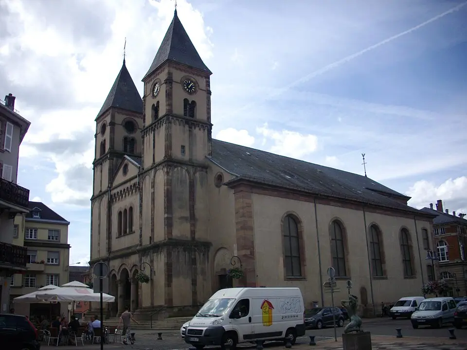 Slika: Fab5669 · CC BY-SA 3.0 église Saint-Barthélemy de Sarrebourg