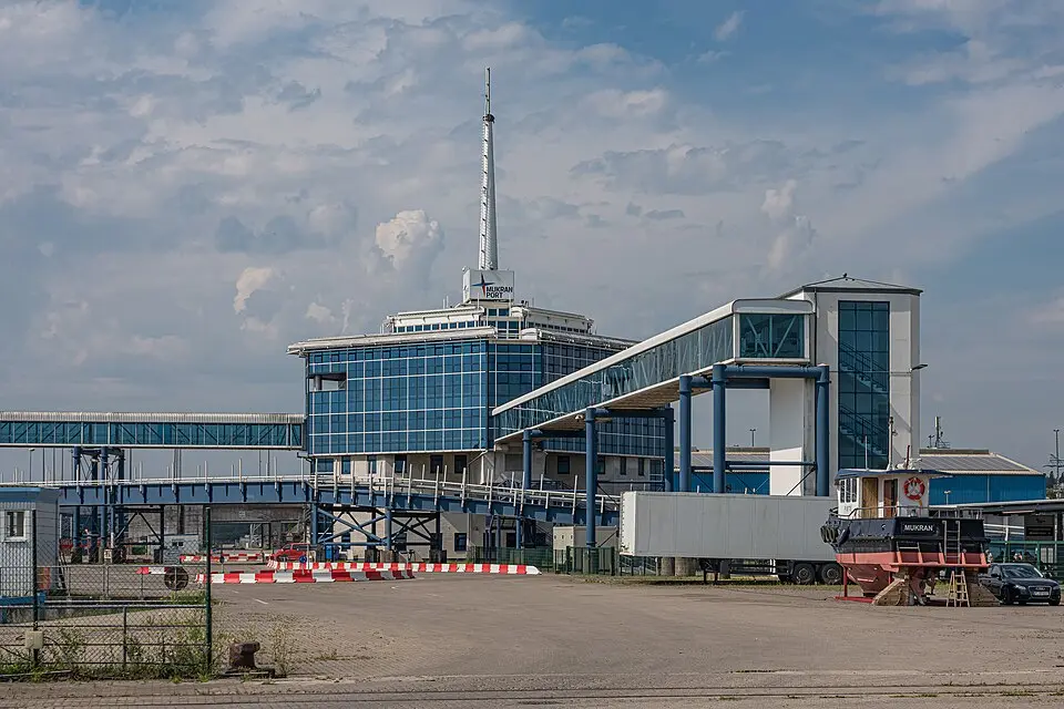 Slika: A.Savin · FAL Pristanišče Sassnitz