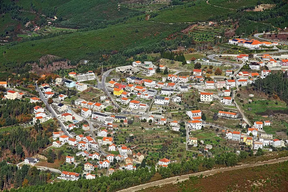 Bild: Vitor Oliveira from Torres Vedras, PORTUGAL · CC BY-SA 2.0 Sazes da Beira