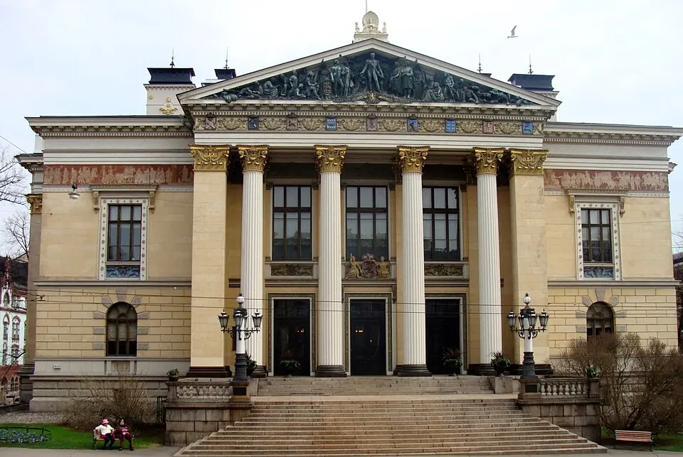 Stanovska palača