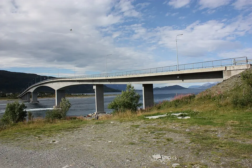Sørstraumbrua