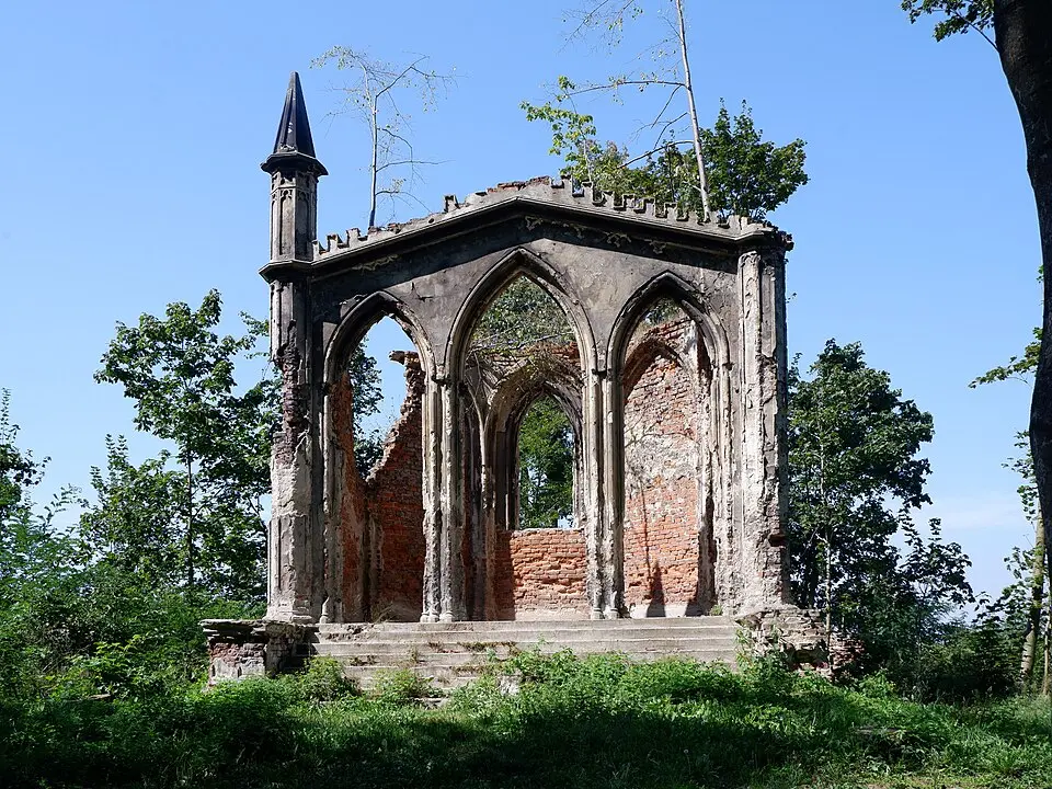 Mauzoleum w Sławikowie