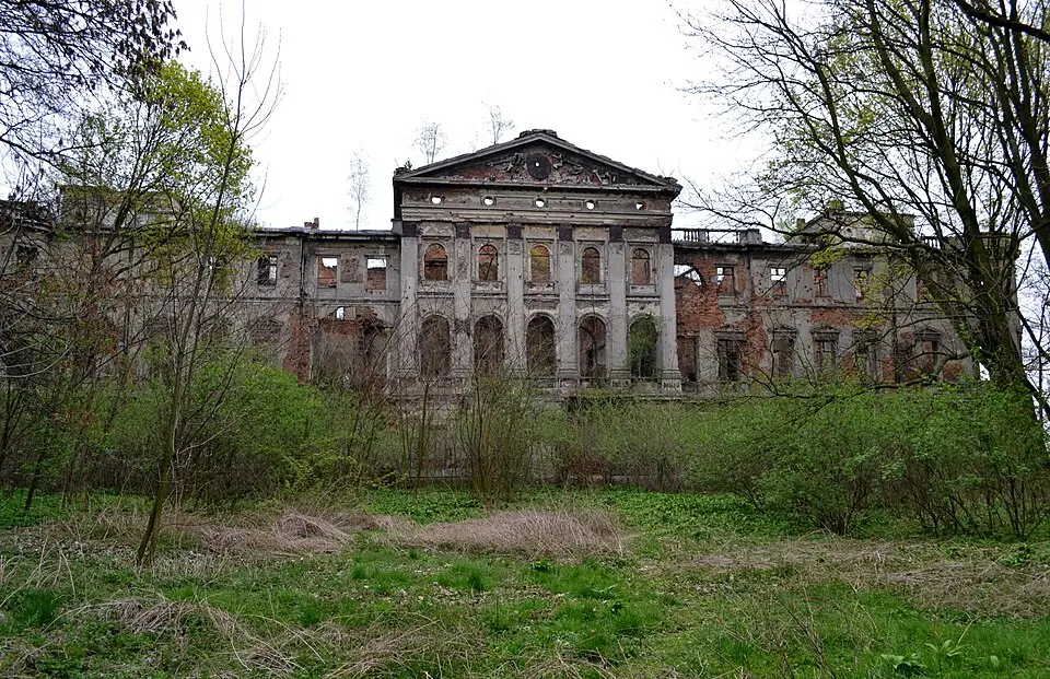 Zespół pałacowo-parkowy w Sławikowie