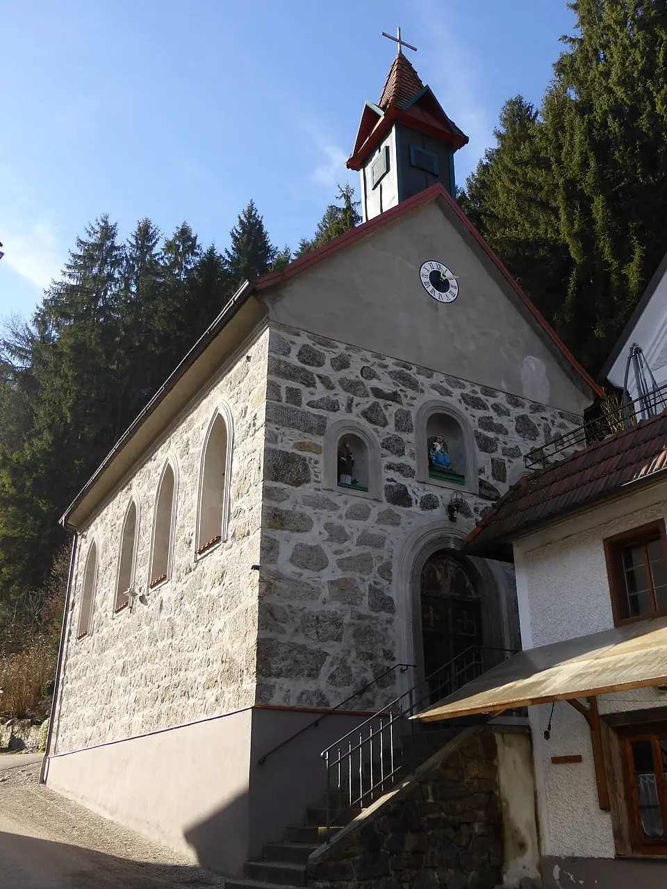 Obrázek: Luckyprof · CC BY-SA 3.0 AT Auer- oder Schönbachkapelle in Kneiding