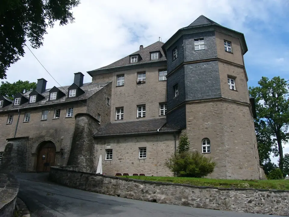 Obrázok: PeterBraun74 · CC BY-SA 3.0 Burg Schauenstein (Frankenwald)