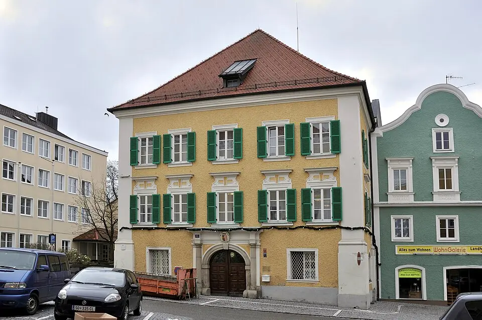 Bezirkshauptmannschaft, Teil d. Stadtmauern