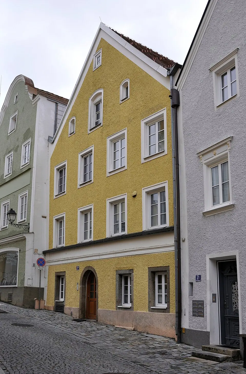 Wohnhaus, Handwerkerhaus samt Ausstattung und Stadtmauer