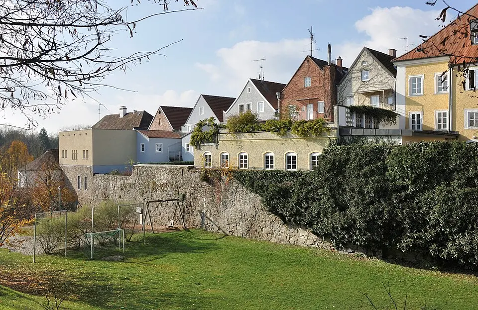 Image: Isiwal · CC BY-SA 3.0 AT Wehrgraben