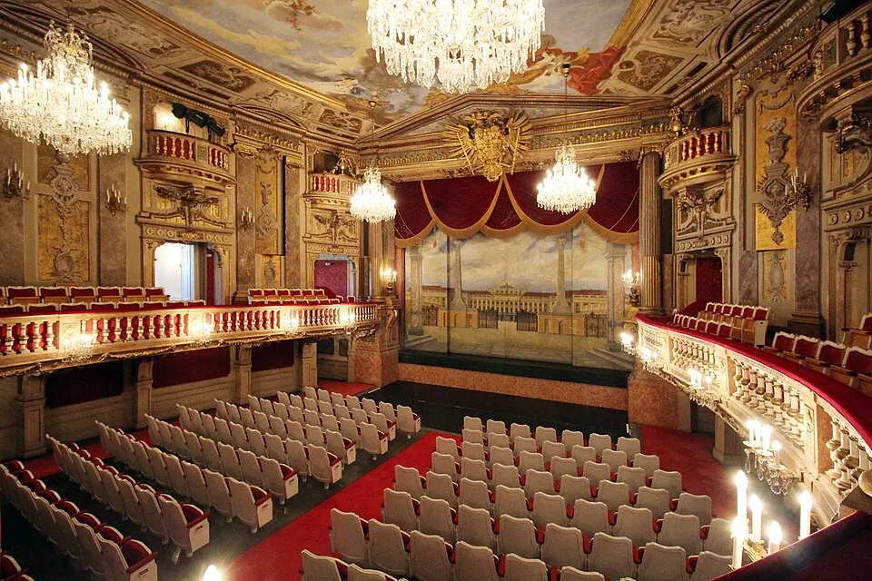 Obrázok: C. Cossa · CC BY-SA 3.0 AT Schlosstheater Schönbrunn