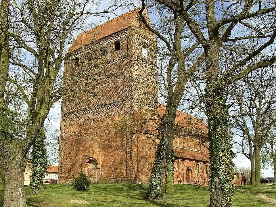 Slika: Björn Gäde · CC BY-SA 3.0 Dorfkirche Schönhausen