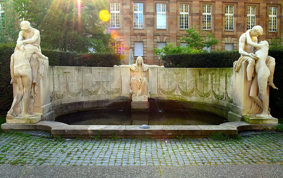 Schicksalsbrunnen