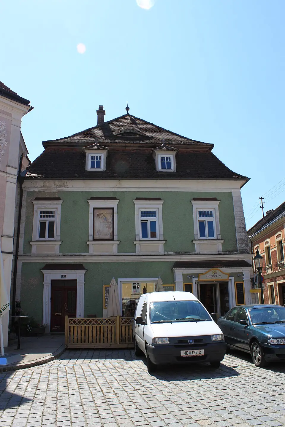 Image: DerHHO · CC0 Bürgerhaus mit Hauszeichen