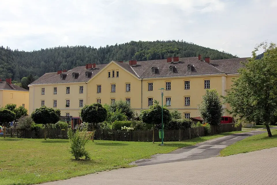 Ehem. Arbeiter- und Beamtenwohnhaus