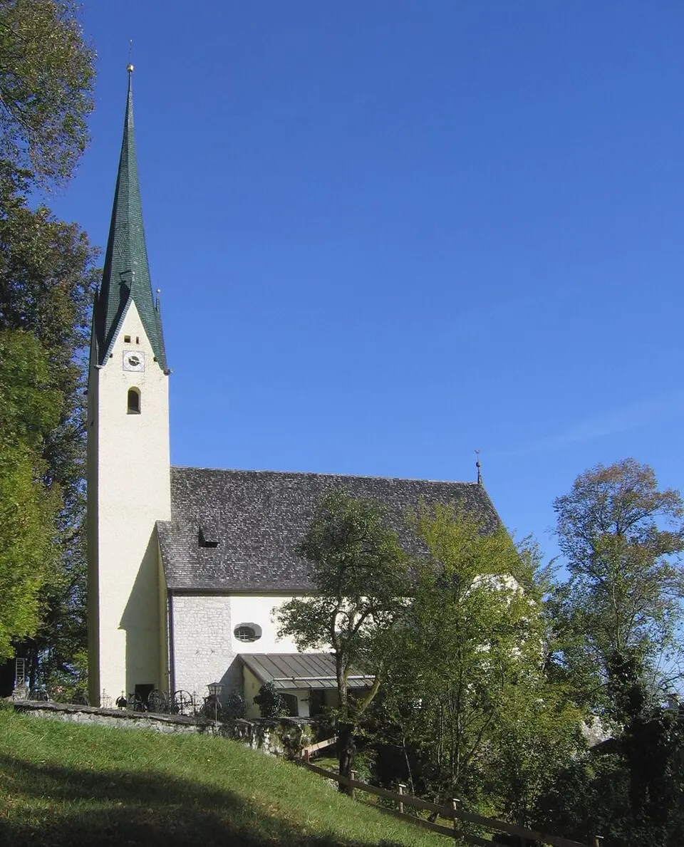 Image: Rufus46 · CC BY-SA 3.0 Burgstall Raiten