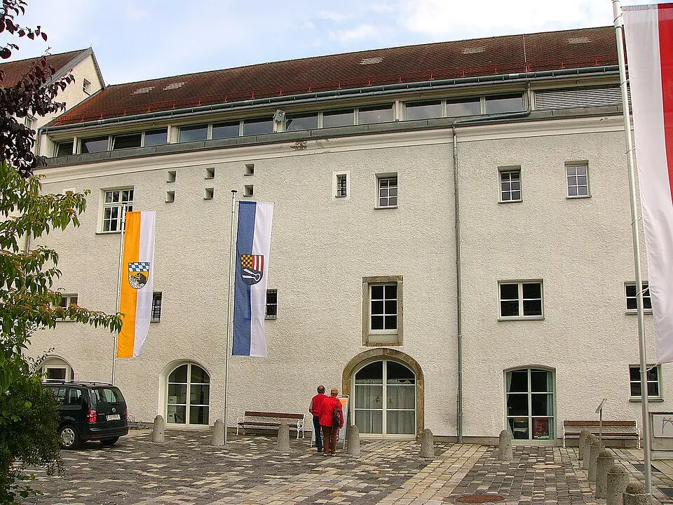 Ehem. Schlossbauten und Befestigungsanlage, heute Schule