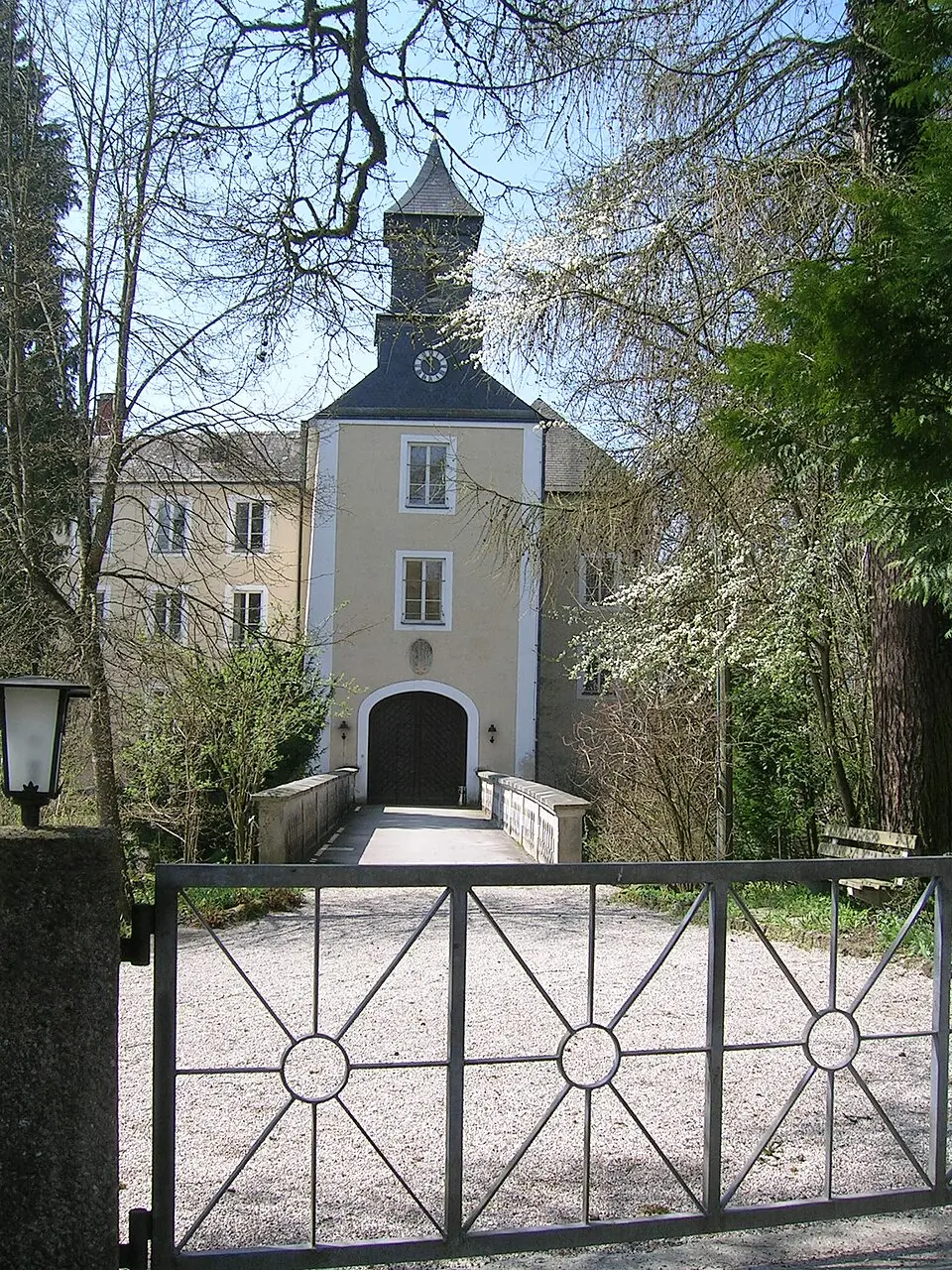 Slika: Lou.gruber · CC0 Schloss Altenburg (Bayern)