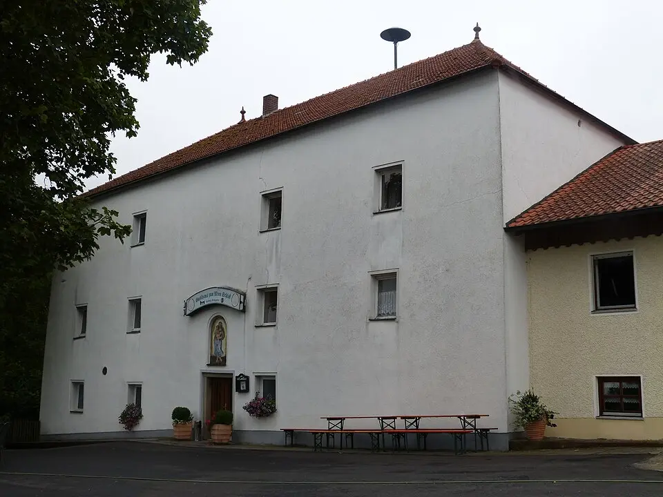 Obrázok: VManteuffel · CC BY-SA 4.0 Schloss Atzenzell