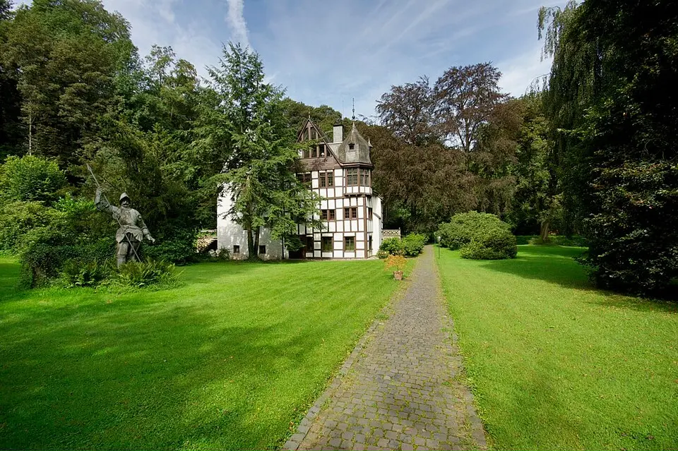 Obrázek: Savino110 · CC BY-SA 3.0 Schloss Caspersbroich