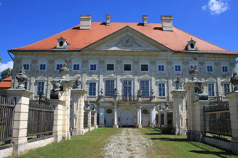 Dvorec Dornava