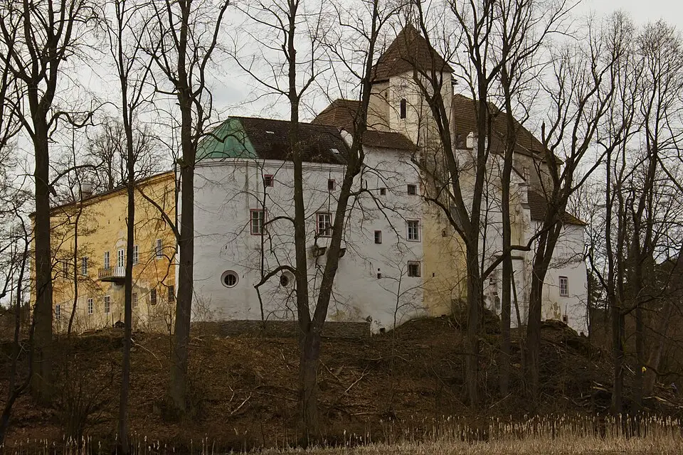 Schlossanlage Engelstein