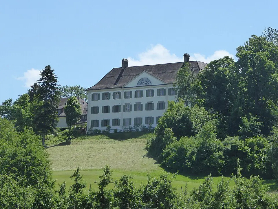 Schloss mit Kapelle St. Alban