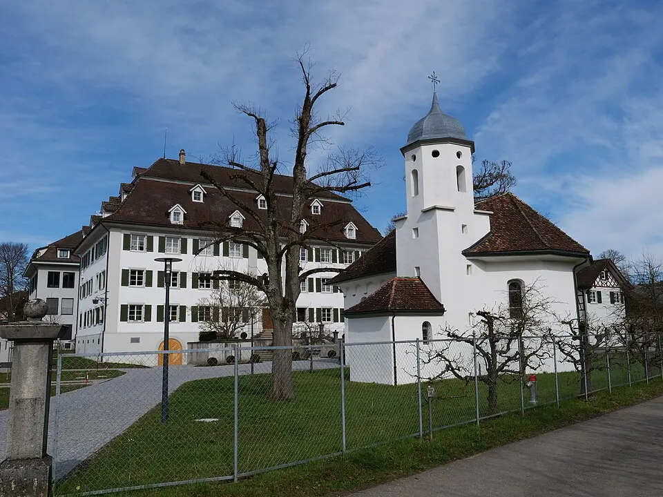 Schloss mit katholischer Kapelle St. Sebastian