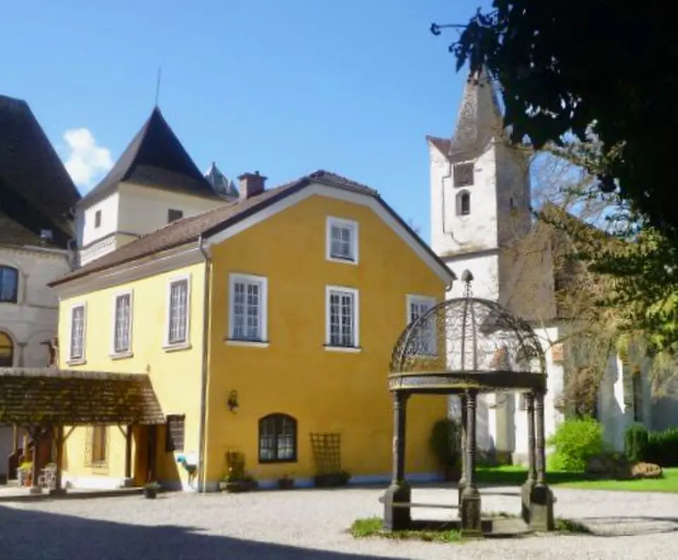 Immagine: Luckyprof (Luckyprof (talk)) · CC BY-SA 3.0 AT Schlosskirche hl. Nikolaus